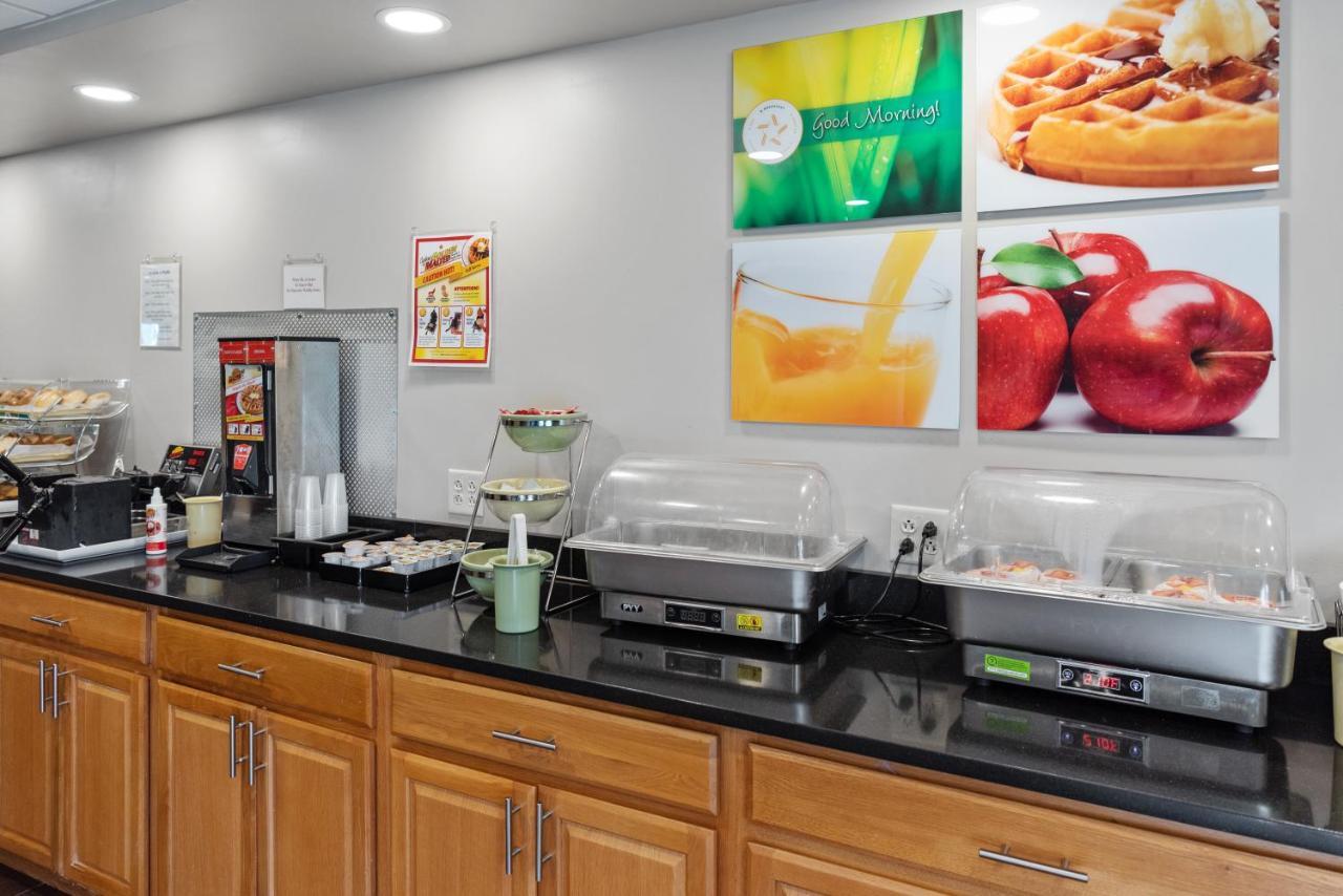 Quality Inn Bangor Airport Bagian luar foto