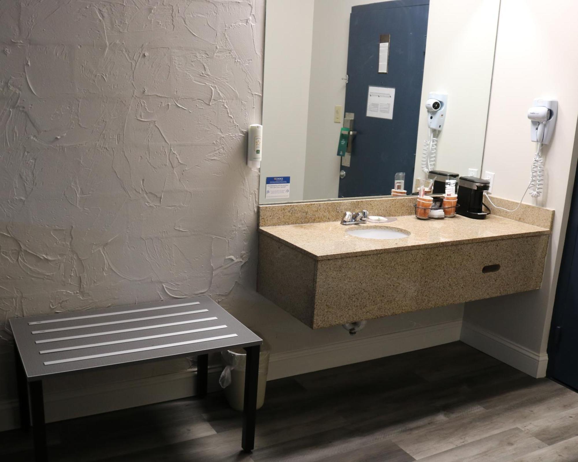 Quality Inn Bangor Airport Bagian luar foto