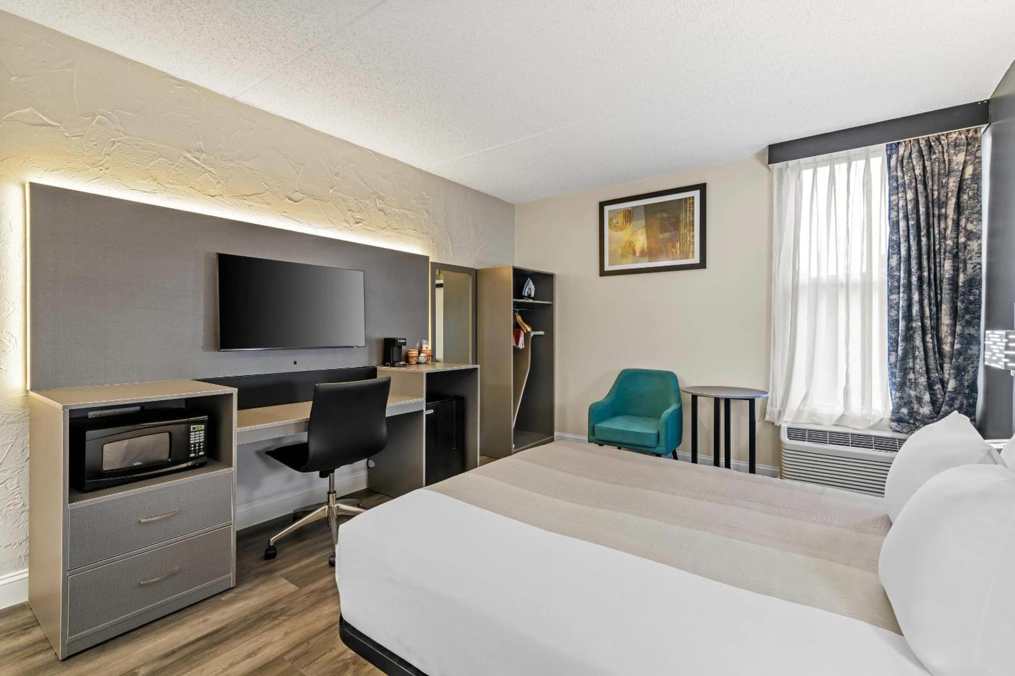 Quality Inn Bangor Airport Bagian luar foto