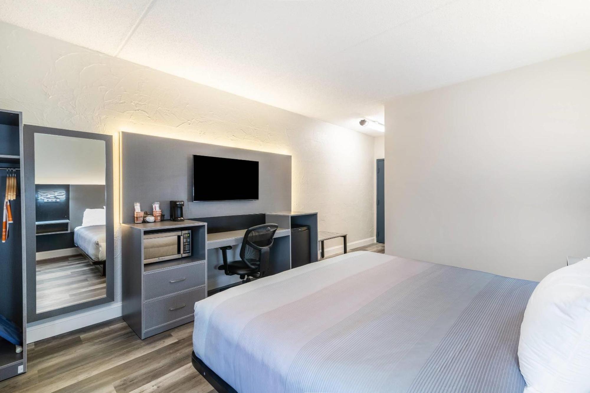 Quality Inn Bangor Airport Bagian luar foto
